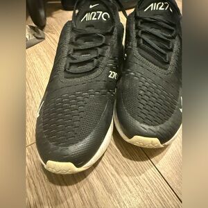Nike air max 270 woman’s 9.5